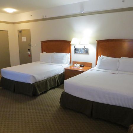 Hotel Ramada By Wyndham Edmonton South Zimmer foto